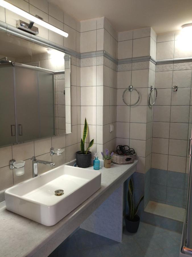 Villa Serenity Vóvikes Eksteriør bilde